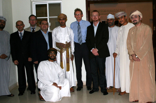 Gruppe billede - brudgommen med dolk i bæltet